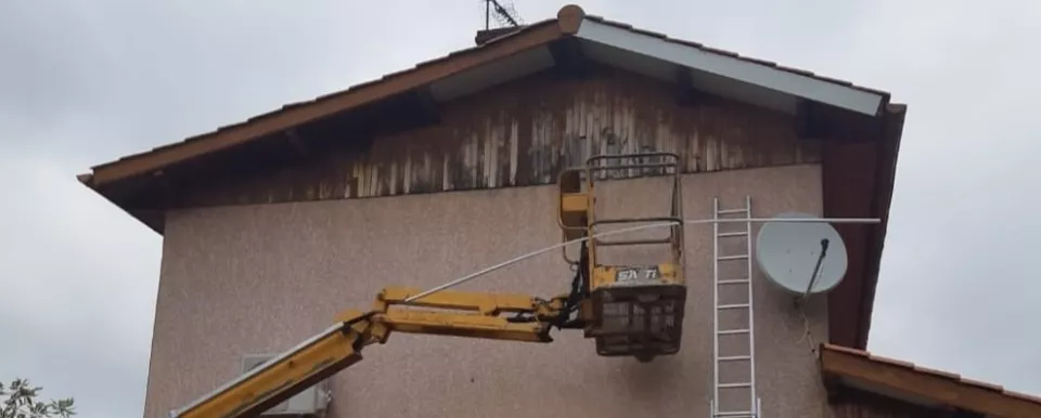 Avant — Habillage sous-toiture